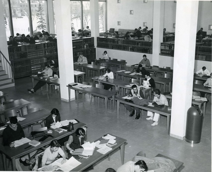 1960 photo os students studying in a library