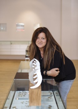Hilary Druxman and the award she designed for the DAA gala / Photo: Pauline Boldt, 26 Projects.