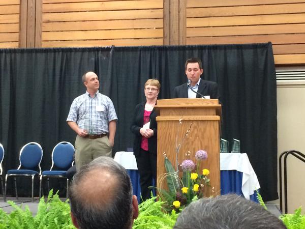 Addison Cullen recognizes Colleen Feader & Jared Carlberg//photo courtesy of @UM_agfoodsci 