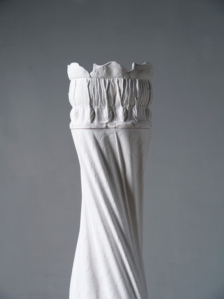 Grace Nickel, Host, 2015, Jingdezhen porcelain, 270 x 50 x 50 cm