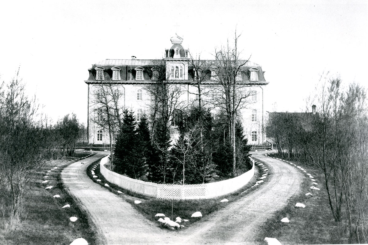 St. Boniface College in a photo from 1900. // Photo from Archives & Special Collections