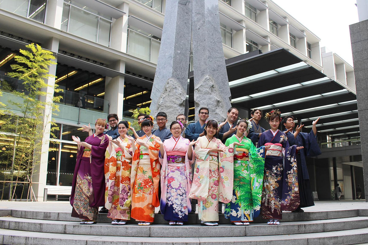 Oliver participates in Kokugakuin University’s Traditional Kimono Day.