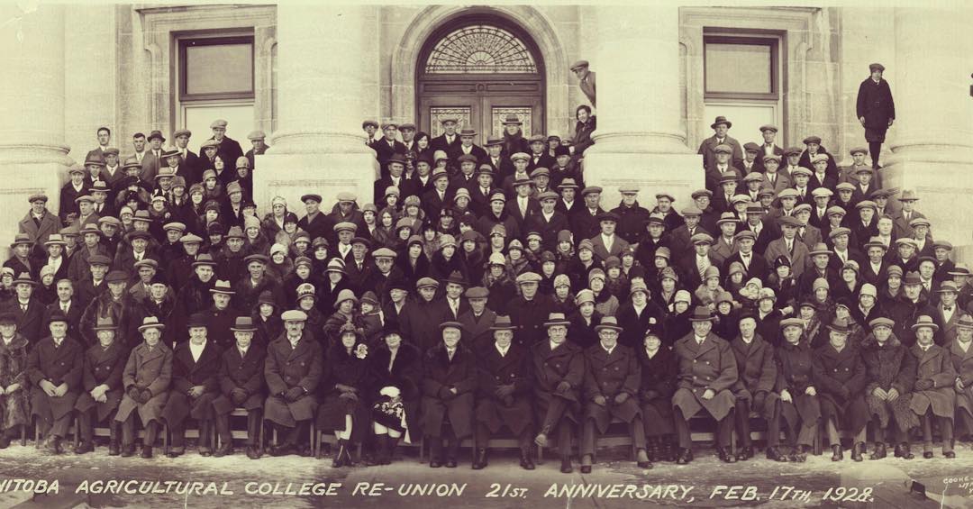A photo of #Manitoba Agricultural College alumni at their 21st reunion, held 90 years ago this month.