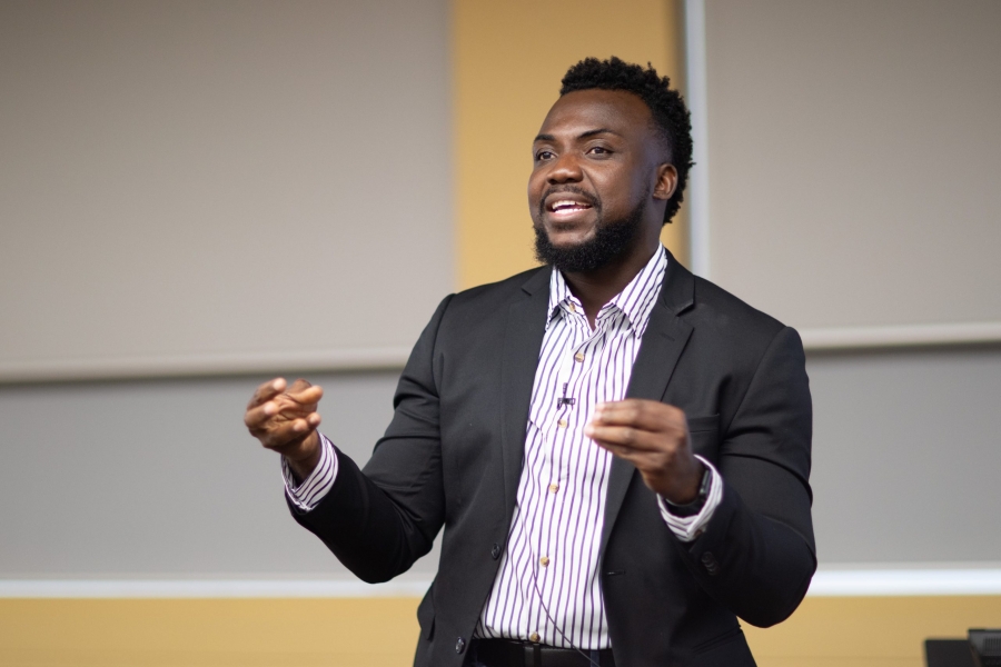 Dr. Olatunde Oladipupo presenting.