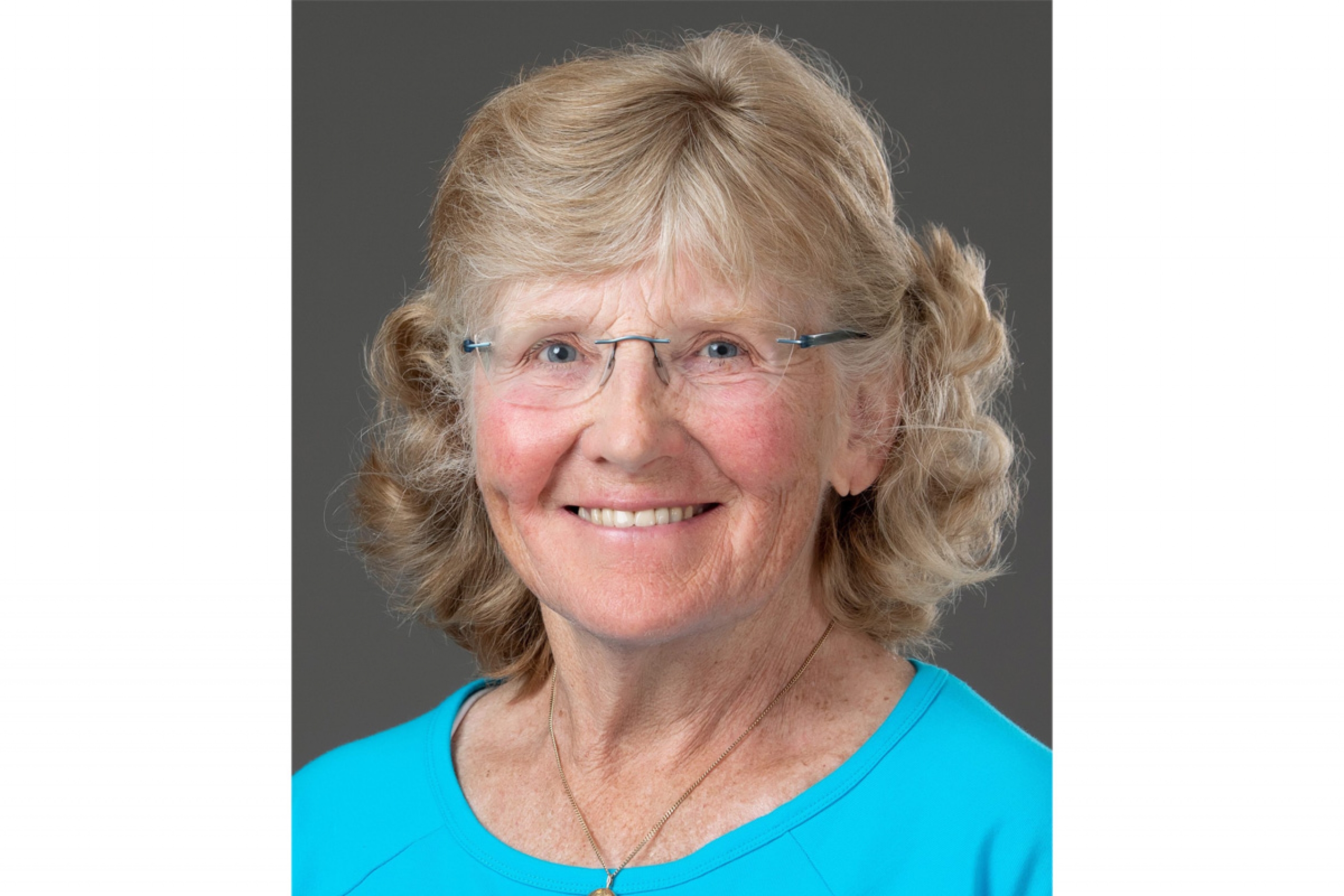 Portrait of Dr. Heather Dean.