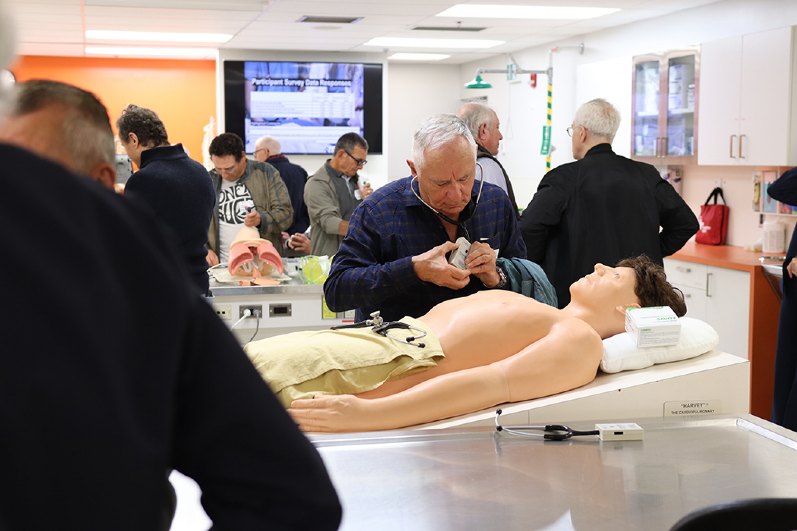 Medicine alumni on a tour of the Max Rady College of Medicine facilities.