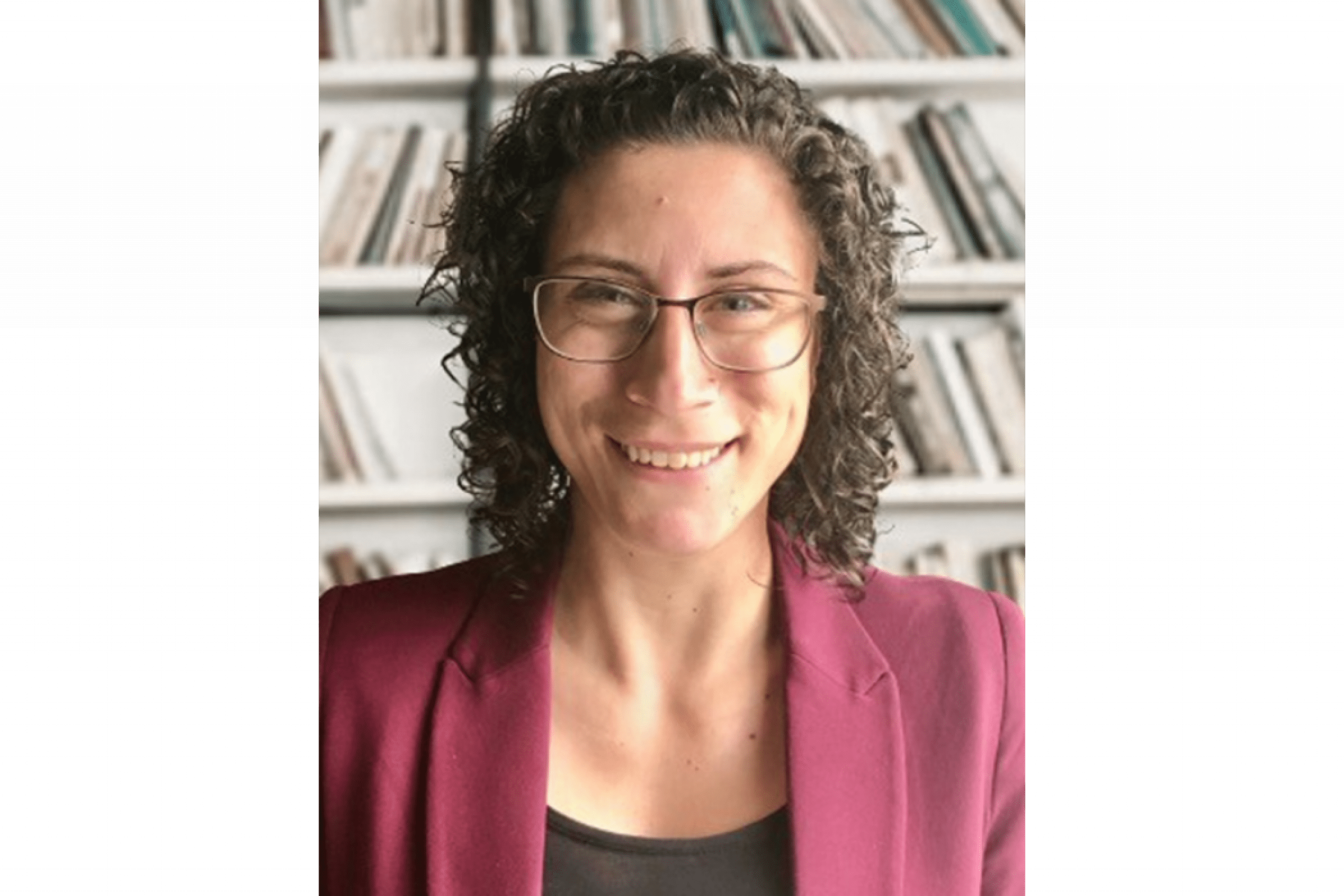 Headshot image of Ellie Jack.