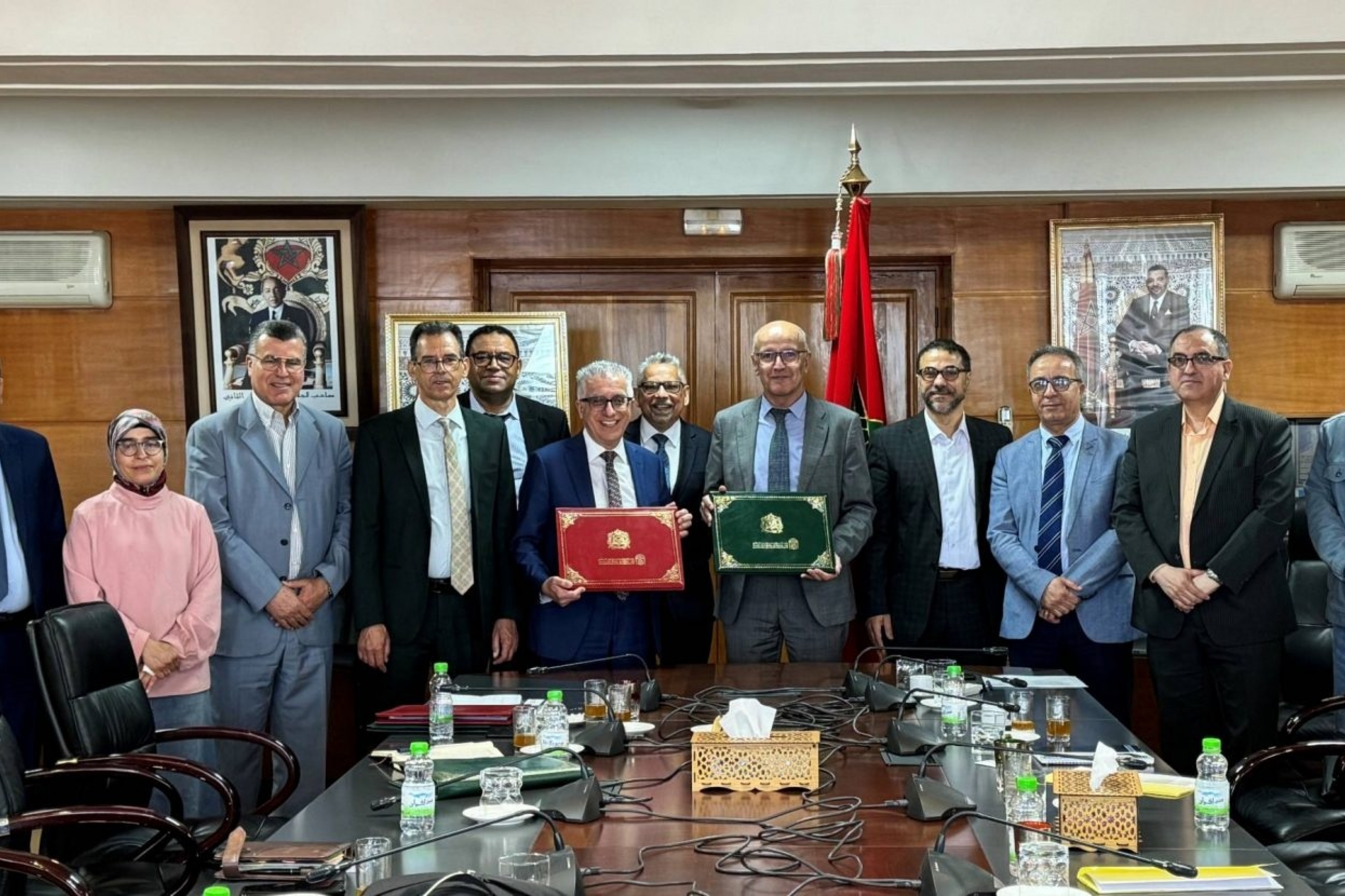 usmba group of people posing 