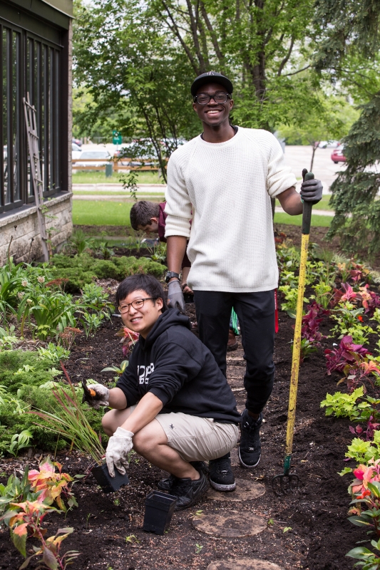 Campus Beautification Day, May 27, 2016. // Photo by Mike Latschislaw