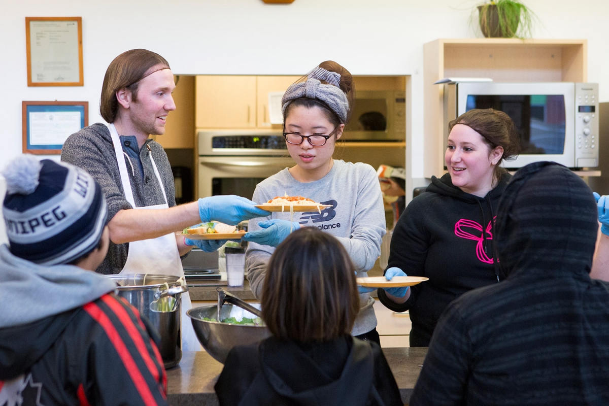 Students volunteered at Ma Mawi Wi Chi Itata Centre in the North End.