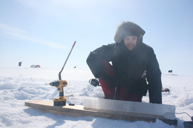 Measuring temperature profile of sea ice core. Credit: Alexander Komarov