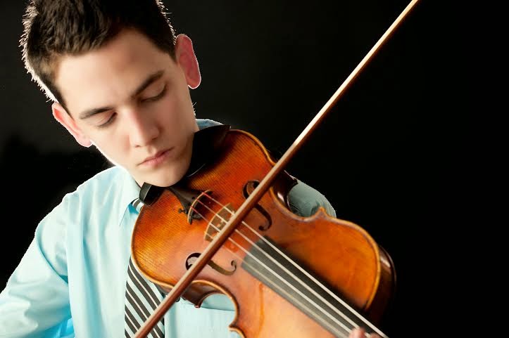 Gregory Lewis plays the violin