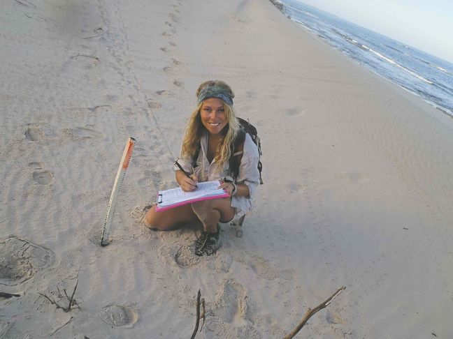 University of Manitoba master’s student and former Fort Garry local Bailey Rankine collects data on the beach of Gnaraloo station in Western Australia. She is currently working on a sea turtle conservation project in the area.