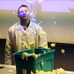A fun chemistry experiment at Science Rendezvous