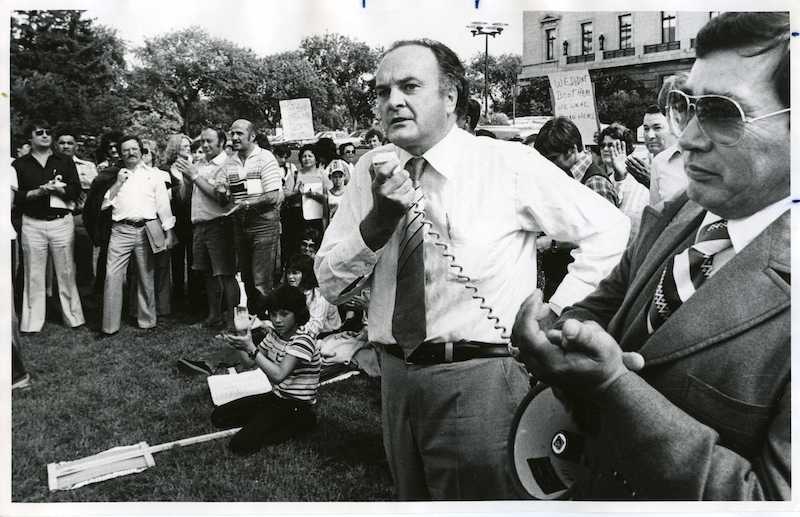 Howard Pawley speaks to protesters outside the legislature on Aug. 11, 1979 // Photo: UM Digital Archives, Winnipeg Tribune