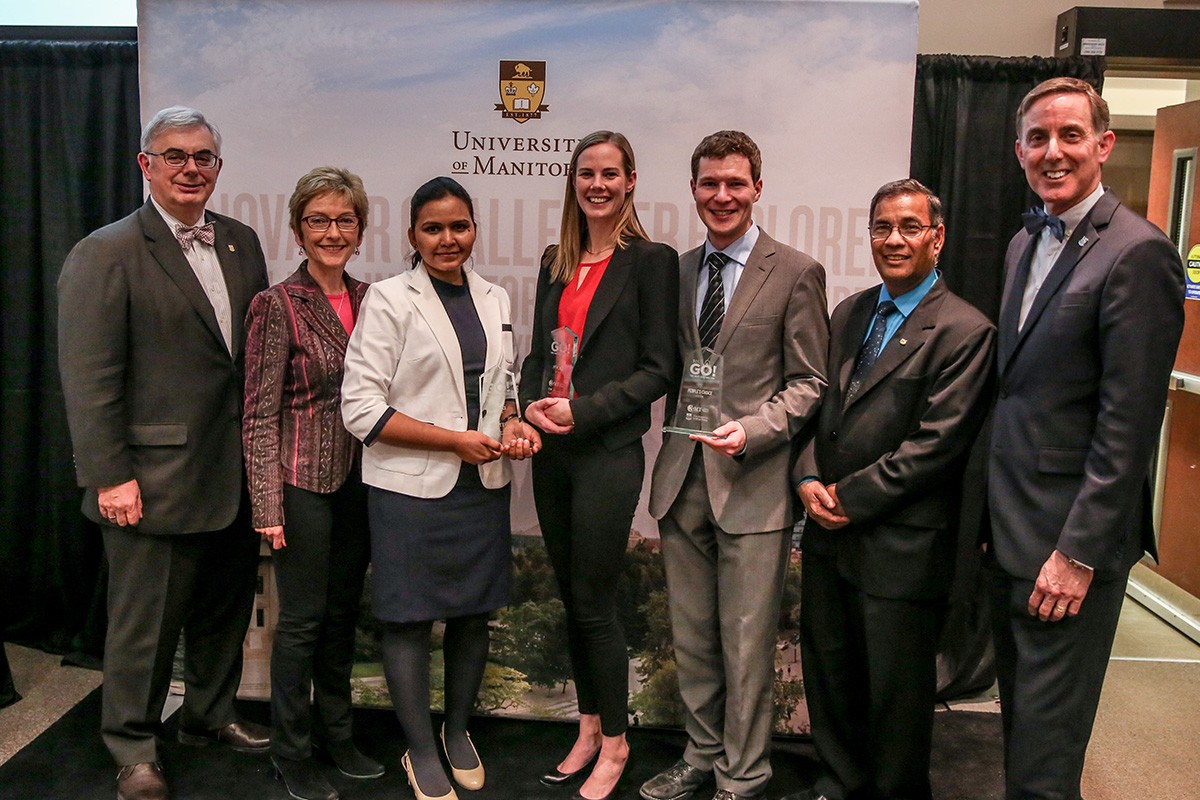 (L-R) President and Vice-Chancellor David T. Barnard, Provost and Vice-President (Academic) Joanne Keselman, Second Place winner Anjali Bhagirath, First Place winner Karlee Dyck, People’s Choice winner Paul White, Vice-President (Research and International) Digvir S. Jayas and Vice-Provost (Graduate Education) & Dean, Faculty of Graduate Studies, Jay Doering at the Feb. 25, 2016 3MT® final. (Photo by Mike Latschislaw)