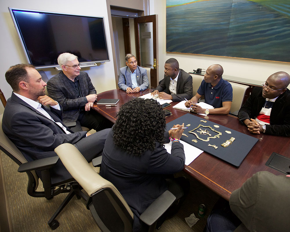 Members of the UN Côte d'Ivoire Delegation meet with (top L-R) Director of the National Centre for Truth and Reconciliation Ry Moran, President and Vice-Chancellor David T. Barnard and Vice-President (Research and International) Digvir S. Jayas. // Photo from Dan Gwozdz