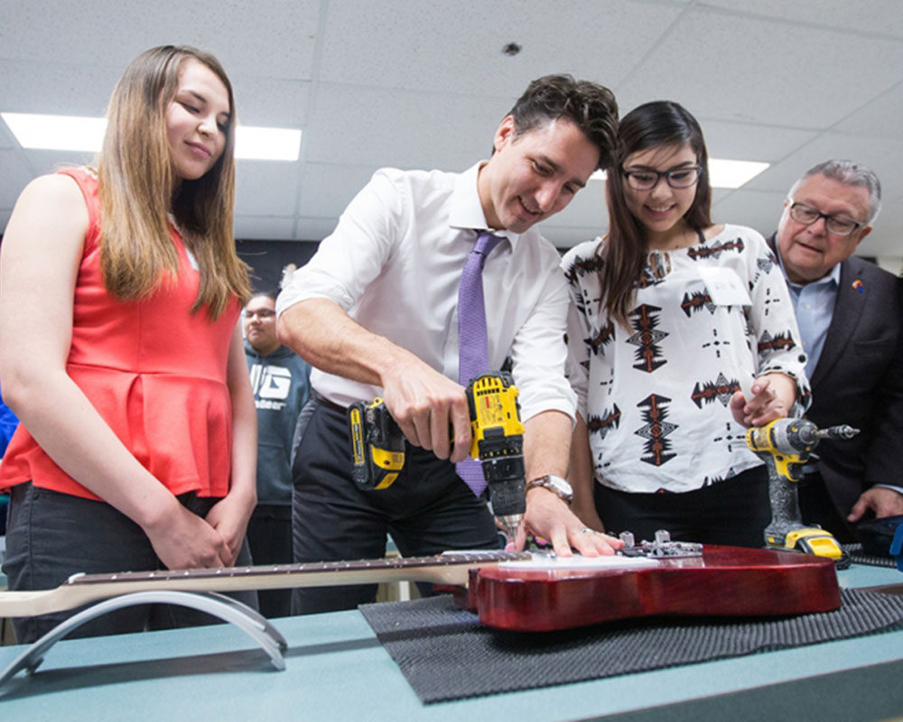 Prime Minister Justin Trudeau visits Oskayak High School in Saskatoon, Saskatchewan in April 2016. // PMO Photo by Adam Scotti