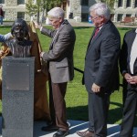 (L-R) Meg Shields (Carol's daughter) and Dr. Don Shields (Carol's spouse and former University of Manitoba Dean of Engineering), University of Manitoba President and Vice-Chancellor David Barnard and Curt Vossen (Richardson Foundation) at the unveiling ceremony on Sept. 8, 2016.