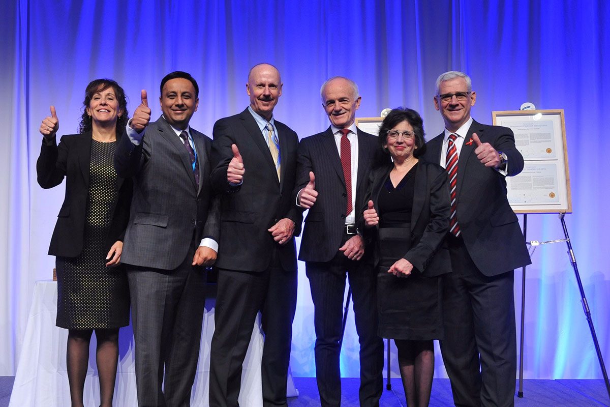 Drs. Cheryl Rockman-Greenberg (2nd from right) and Grant Pierce (4th from right) were among award winners honoured at the gala in Toronto on Nov. 22, 2016.