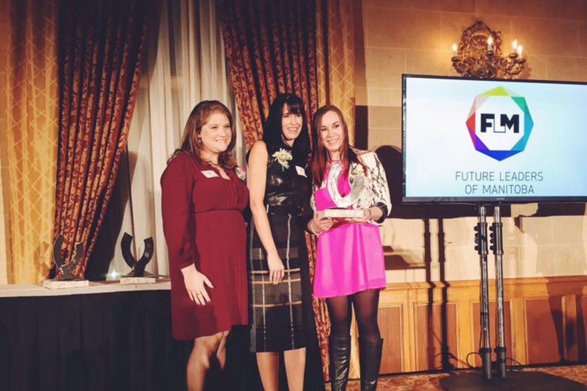 (l-r): U of M alumni Patricia Katz [BComm(Hons)/08], Dayna Spiring (BA/98, LLB/01) and Laryssa Sawchuk [BSc(Hons)/13, CertAdult/ContEd/16]. Photo from Facebook/Future Leaders of Manitoba