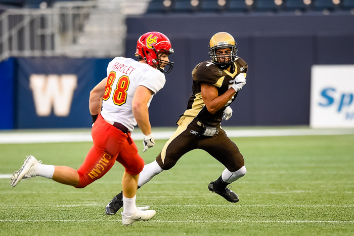 Winnipeg, Manitoba - Manitoba Bisons vs Calgary Dinos in week one CIS regular season action September 1. Tara Miller Bison Sports ©2016