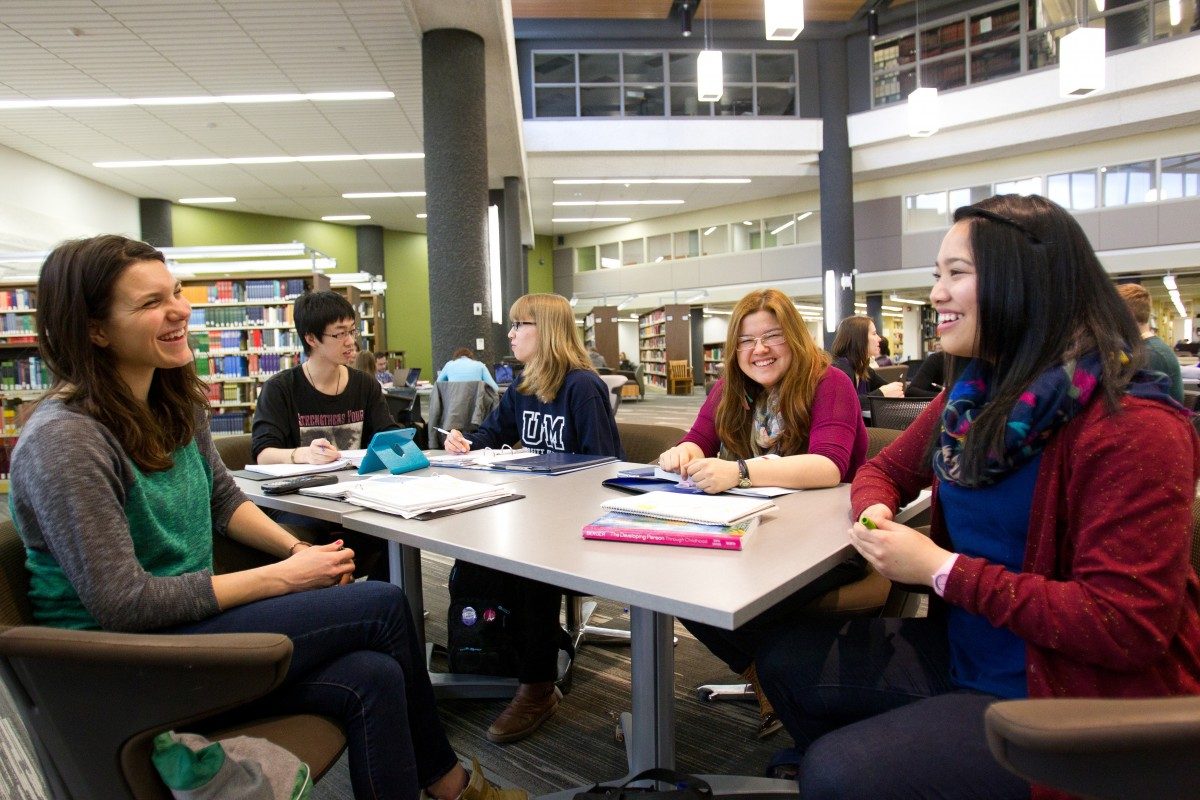 Students in the Elizabeth Dafoe Library