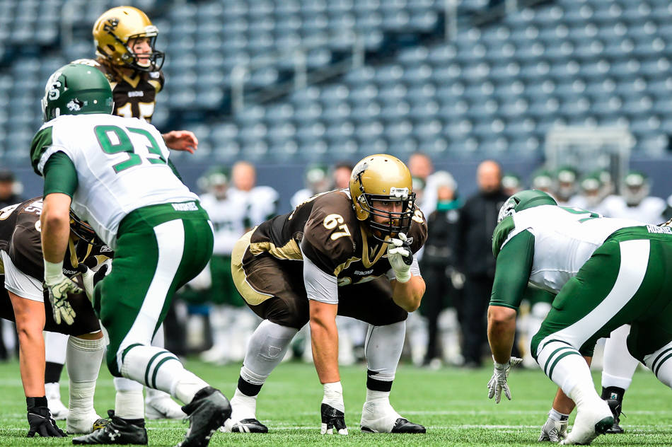 Winnipeg, Manitoba - Manitoba Bisons Football vs UofS Huskies CIS regular season action September 24. Jeff Miller Bison Sports ©2016