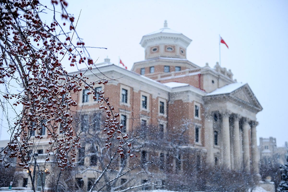 Winter scene outside of the Admin building on Fort Garry campus.