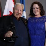 Senator Murray Sinclair being presented with the CBA 2018 President's Award by Kerry Simmons