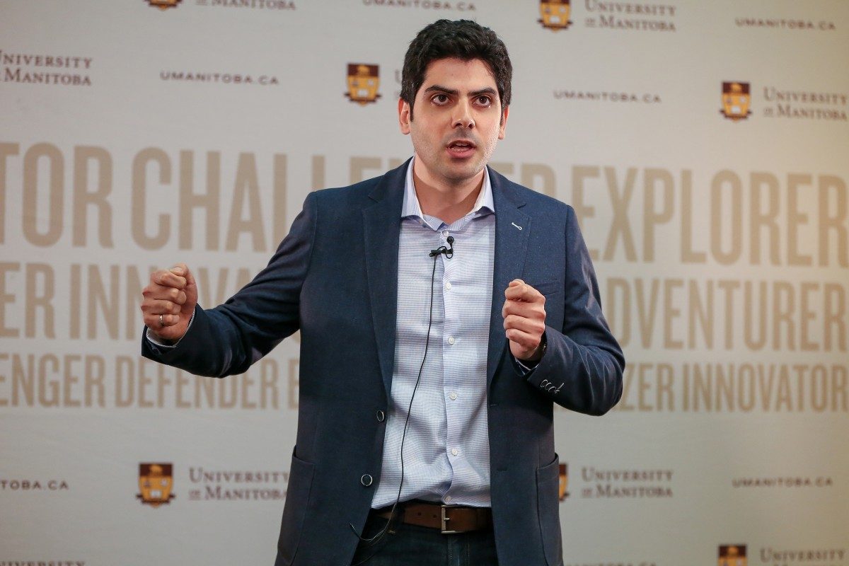 Shervin Khalili Ghomi during his winning performance at the U of M 3MT® finals