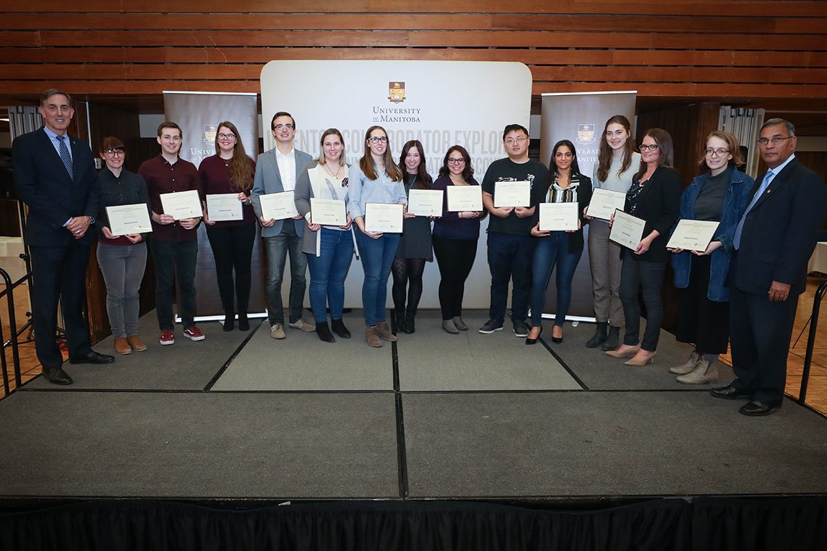 Winners of the Undergraduate Research Poster Competition, with (far right) vice-president (research and international) Dr. Digvir Jayas and (far left) associate vice-president (partnerships) Dr. Jay Doering.