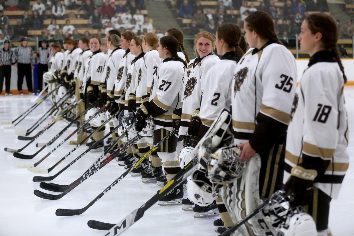 2019 Bison Women's Hockey Team 1