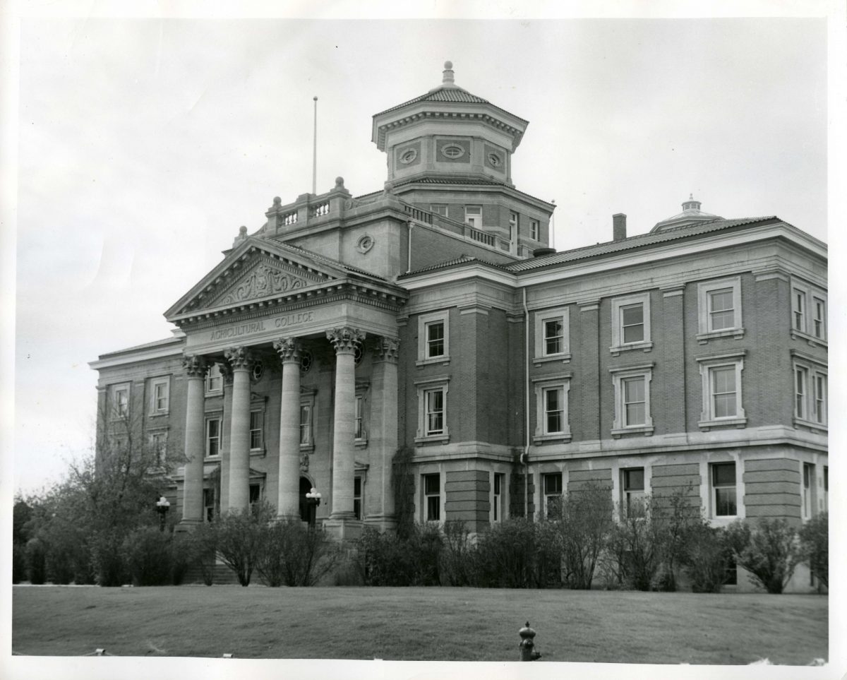 Archival photo of the Administration Building at the University of Manitoba