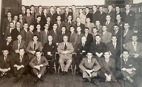 Black and white photo of the Faculty of Law graduating class of 1950.