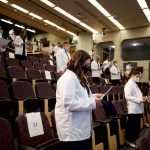 Medical students recite the Physician’s Pledge.