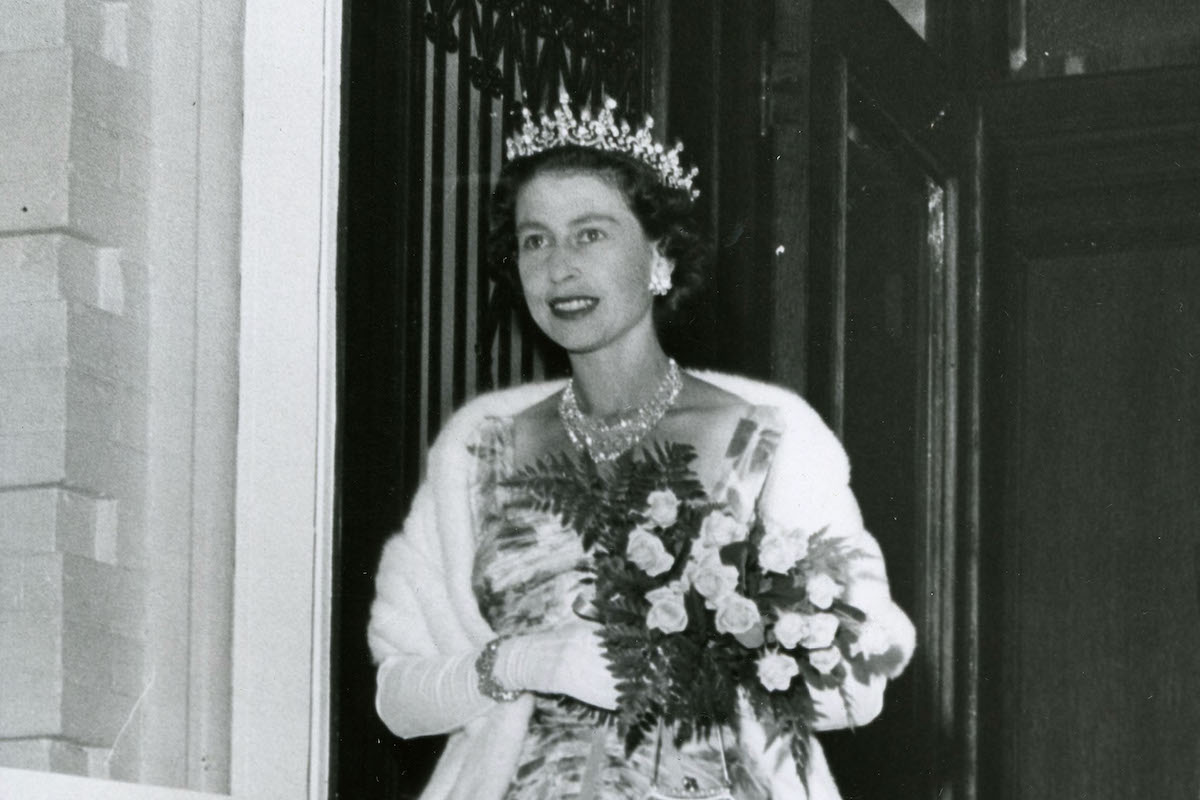 Queen Elizabeth II in 1959 in Manitoba.