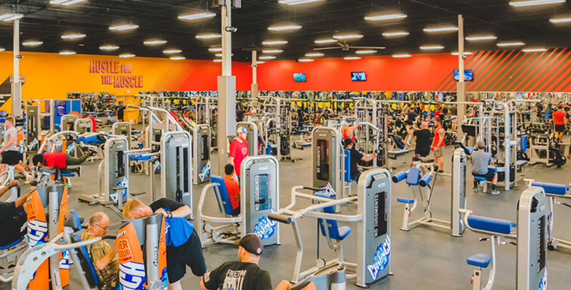 Photo of inside a Crunch Fitness studio, Picture taken from Crunch Fitness website.