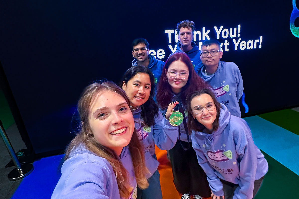 UM Prairie iGEM group photo.