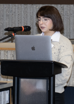 Priscila Alves Werton, MHR student at the 2025 Symposium.