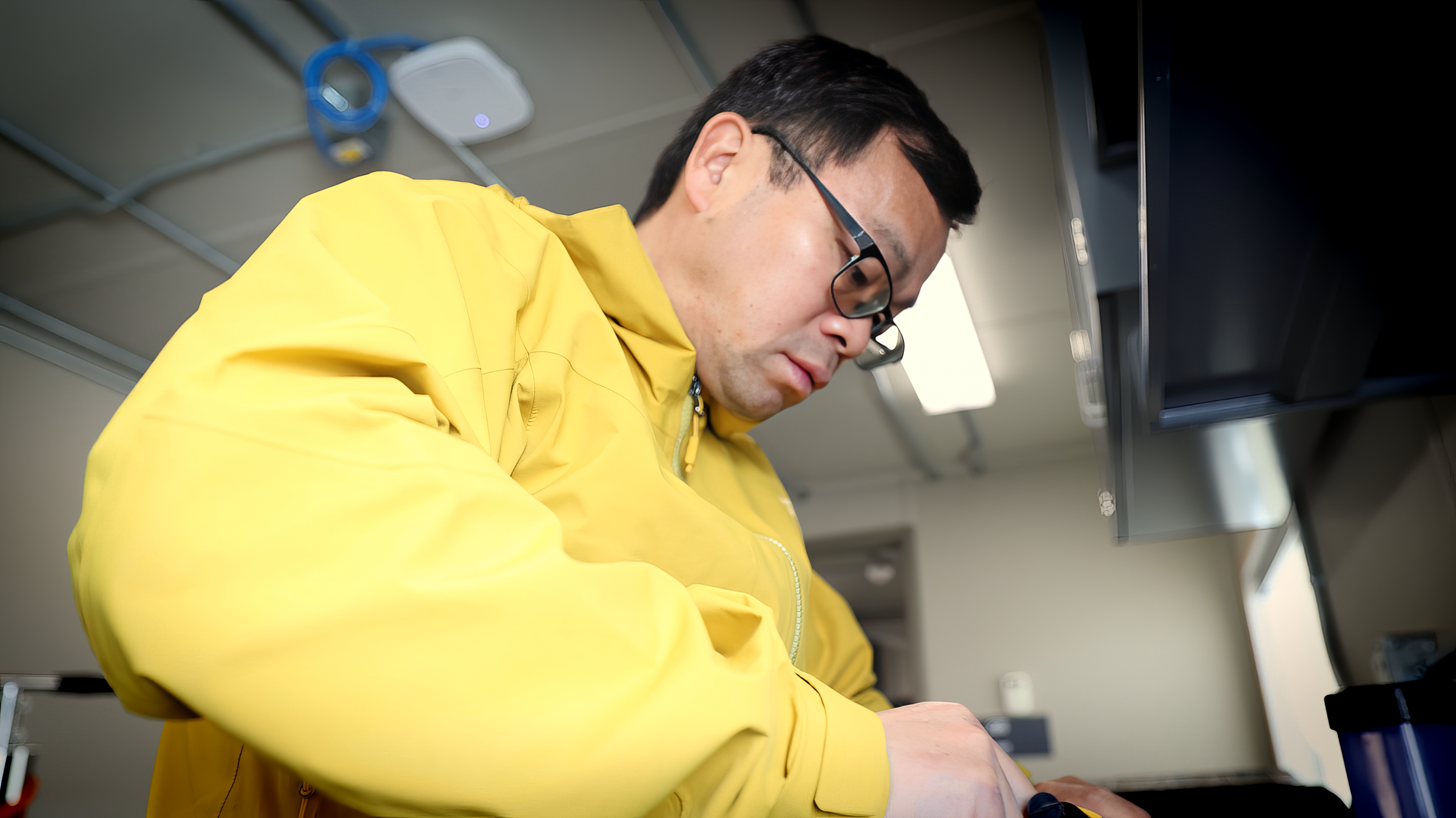 Feiyue Wang, a Tier-1 Canada Research Chair in Arctic Environmental Chemistry at UM 