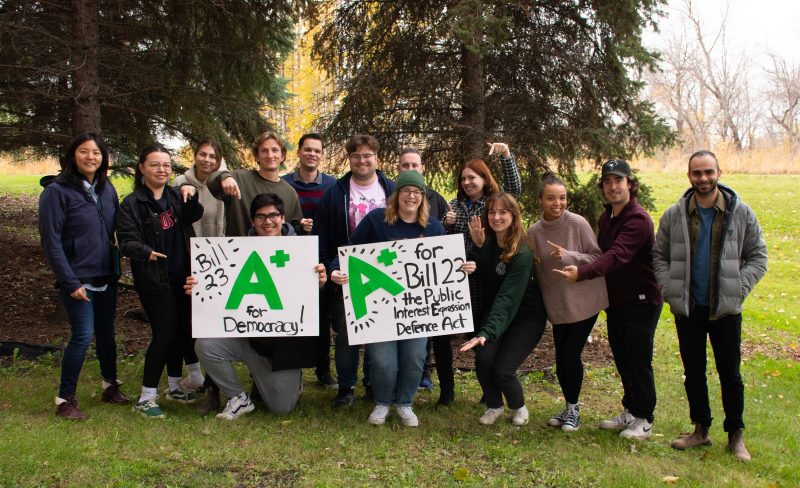 Environmental Law students in practicing professional lawyer Heather Fast’s class at UM’s Faculty of Law celebrate the passing of Bill 23 into Anti-SLAPP legislation. Legal research by students in the Robson Hall Rights Clinic helped further the recommendations contained in the Final Report that informed the legislative process.