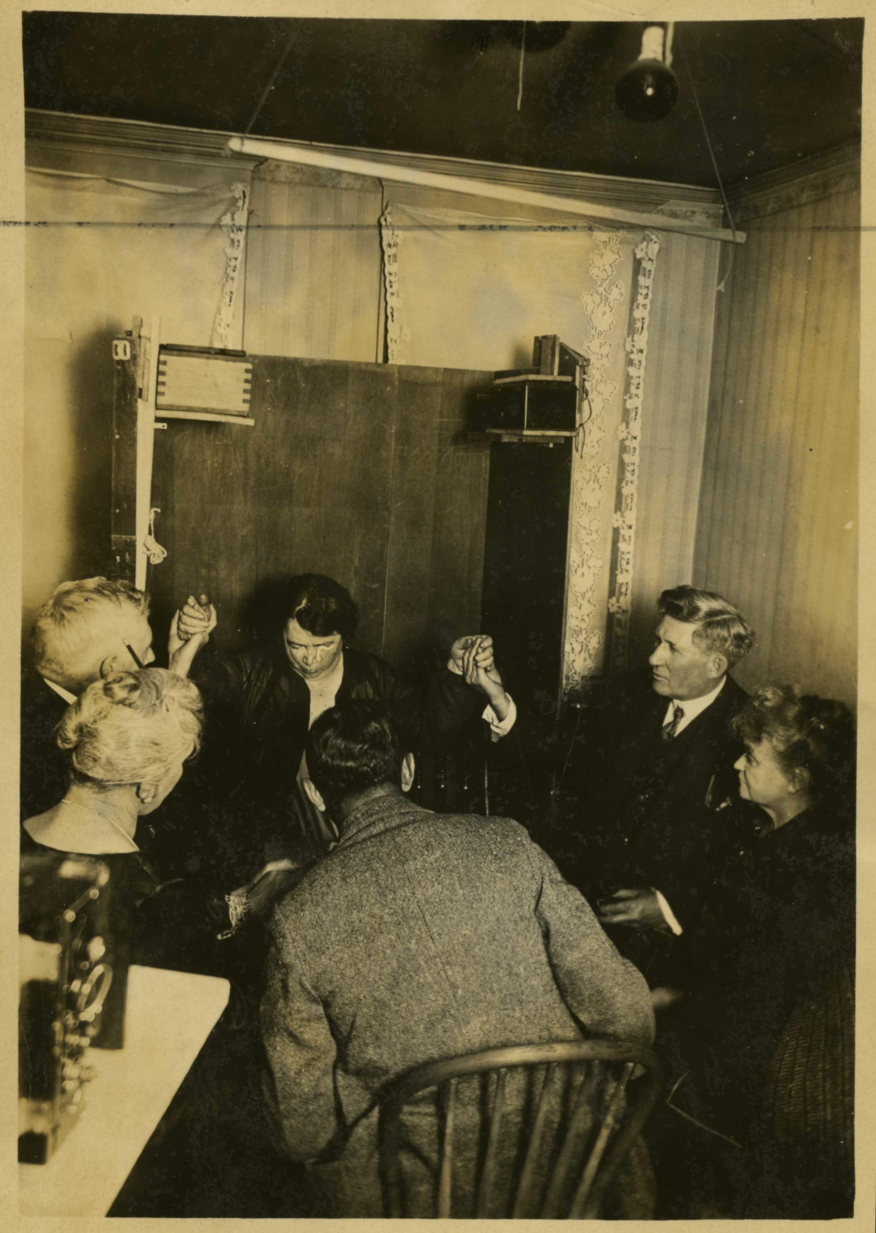 A wide angle photograph taken during a seance at Hamilton House, September 23, 1928.