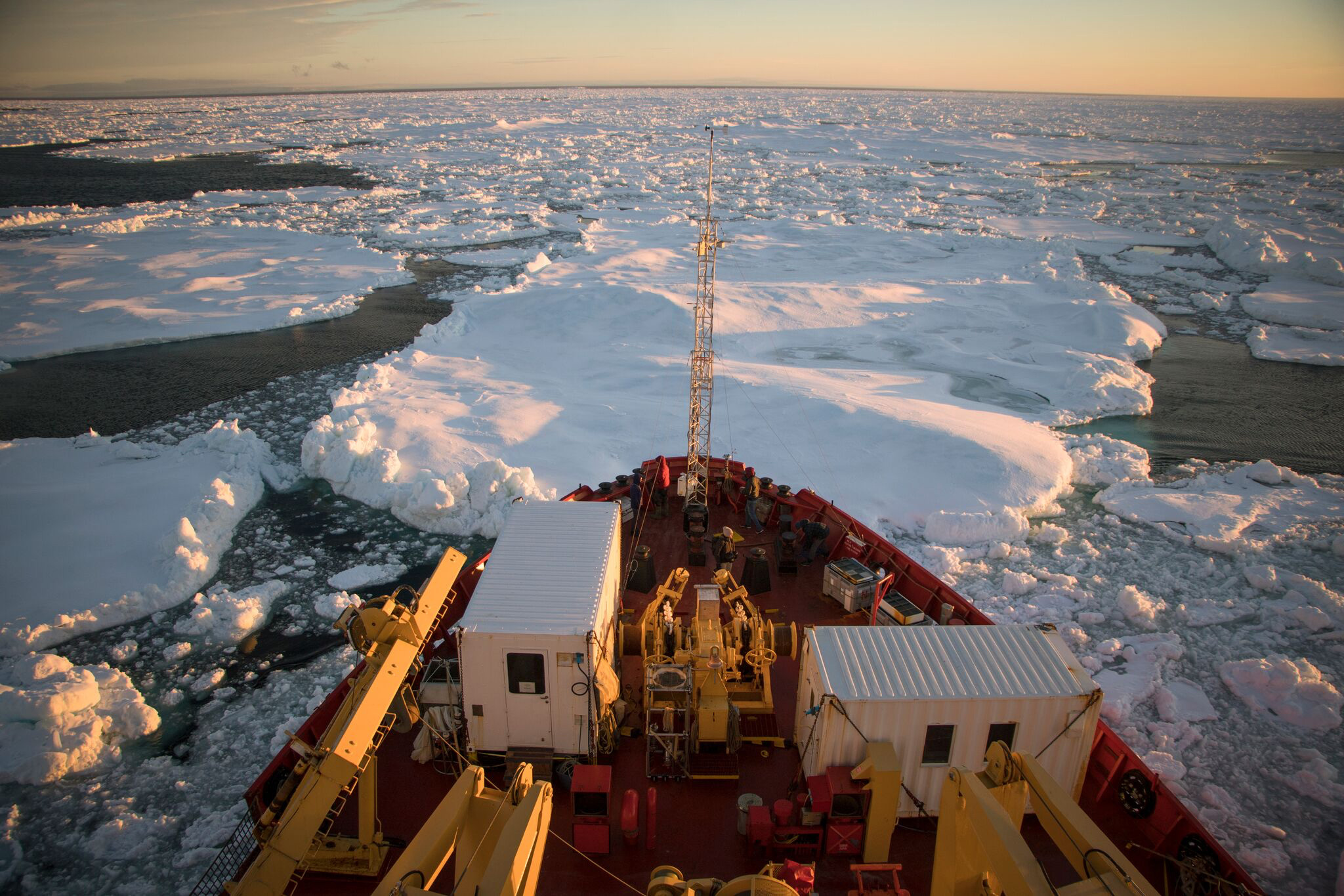 Amundsen-in-snowy-ice