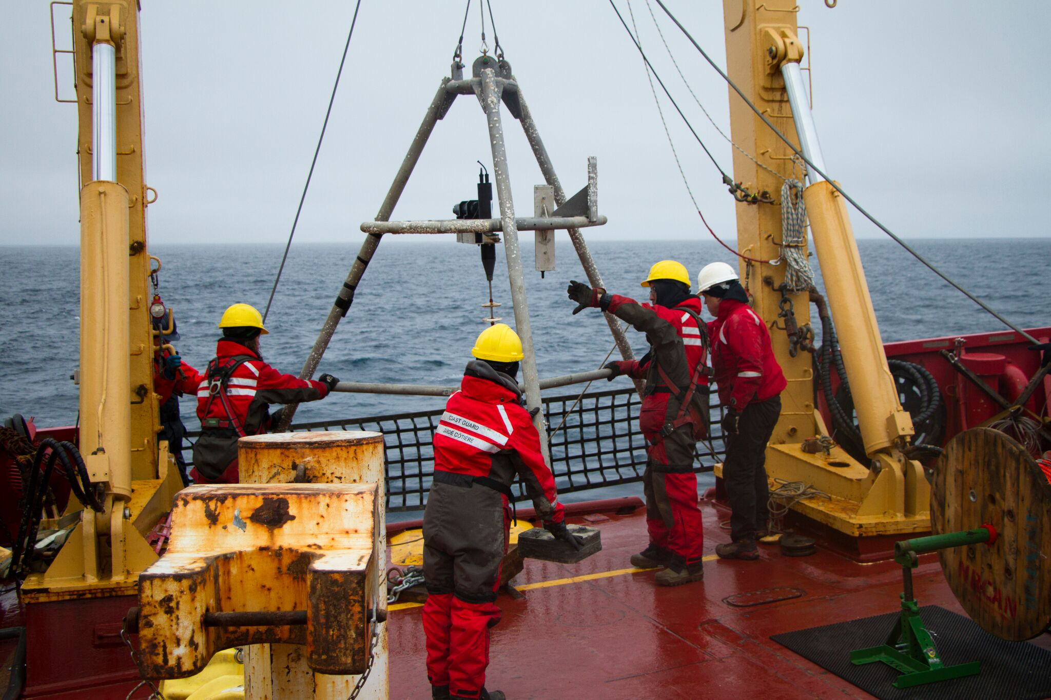 Research-crew-on-Amundsen