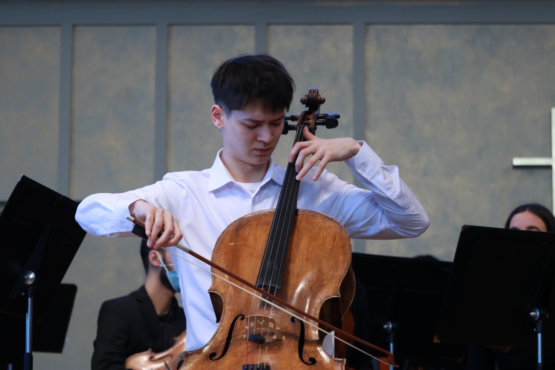 Matthew Stobbe performs cello with the University of Manitoba Symphony Orchestra