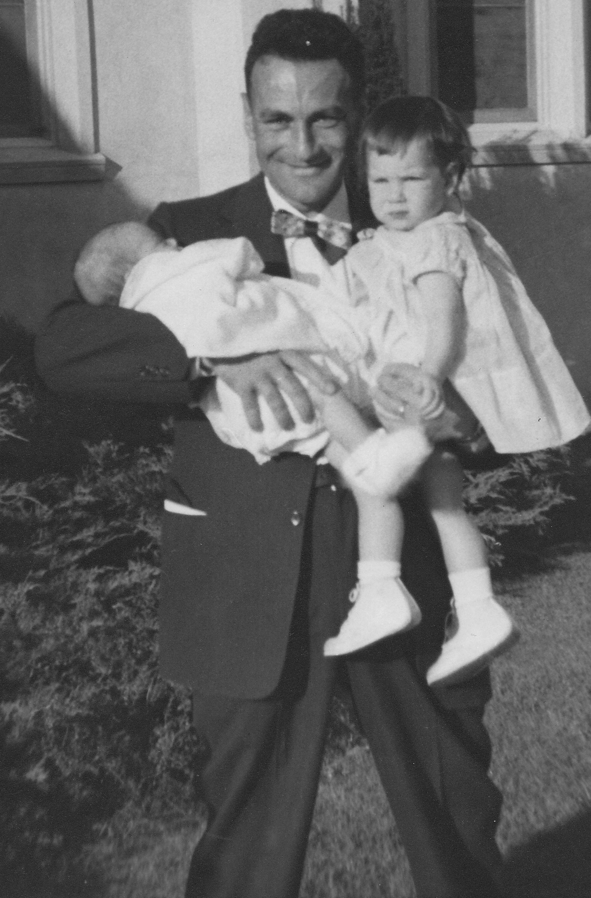 Wolpe with two of his children. // Photo courtesy of Lisa Wolpe.
