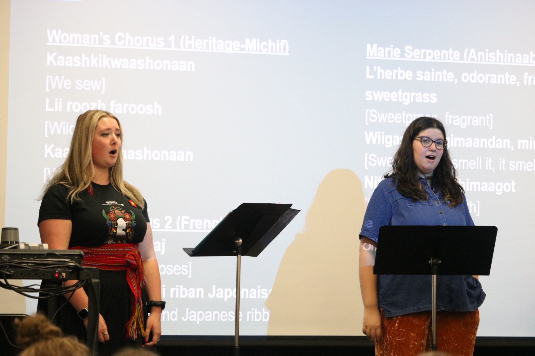 Desautels alumnae Camryn Dewar (left) and Keely McPeek (right) perform a sneak peek of Li Keur: Riel's Heart of the North, for Desautels Faculty of Music students.