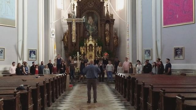 Rehearsing Bruckner's Christus Factus Est in the church for tonight's performance. (<a href="https://www.instagram.com/p/BT6spkyg5zB/?hl=en" style="color:#f0f0f0;">Watch the video on Instagram</a>)