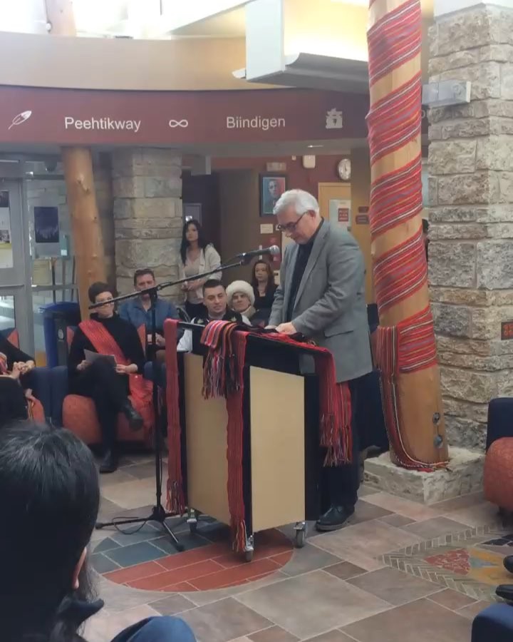 President David Barnard, Standing White Bear, giving his opening remarks at today’s festivities. 'The @umanitoba campuses are located on original lands of Anishinaabeg, Cree, Oji-Cree, Dakota, and Dene peoples, and on the homeland of the Métis Nation.' #umindigenous #umanitoba #umstudent#LouisRielDay <a href="https://www.instagram.com/p/BfRDg2zAUah/?taken-by=umindigenous" style="text-decoration:underline;color:#ffffff;">Watch the video</a>